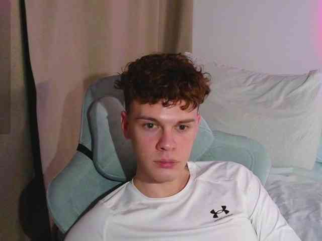 CuteThomas Live Webcam on {site_name}