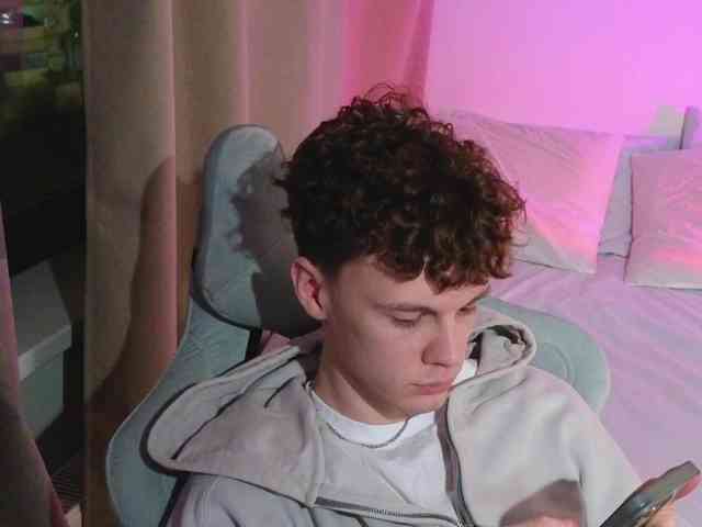 CuteThomas CuteThomas