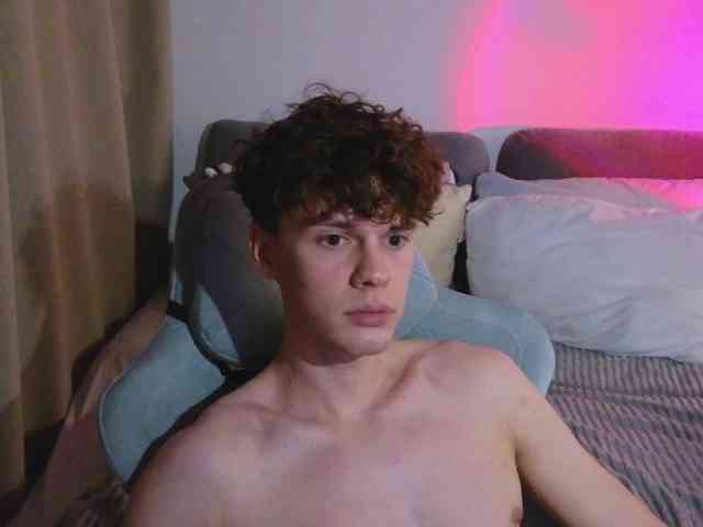 CuteThomas Live Webcam on BongaCams