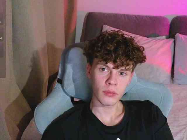 CuteThomas Live Webcam on BongaCams