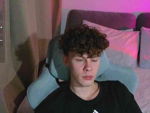 CuteThomas Live Webcam on BongaCams