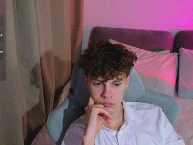 CuteThomas Live Webcam on BongaCams