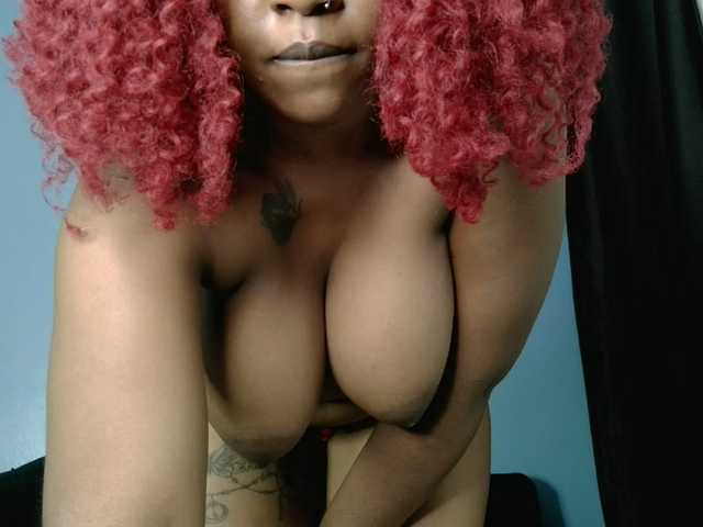 Browncandy's BongaCams show and profile