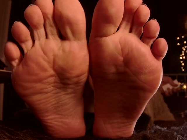 RadioFeet's BongaCams show and profile