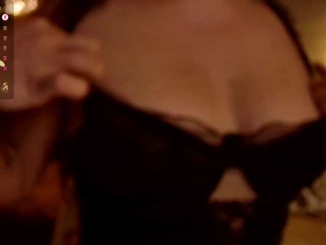 RadioFeet live cam profile