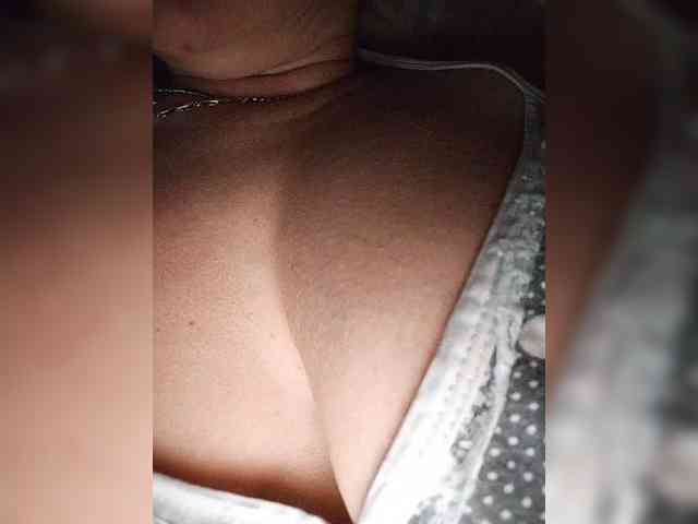 MissieLorrie webcam