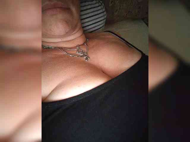 MissieLorrie webcam