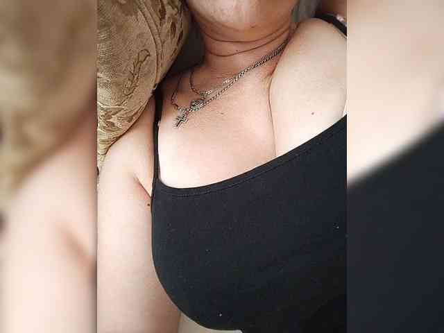 MissieLorrie webcam