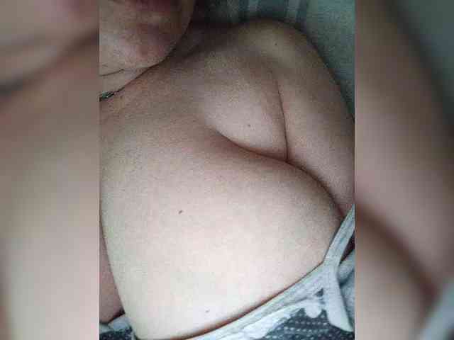 MissieLorrie webcam