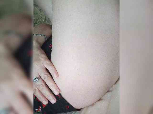 MissieLorrie webcam
