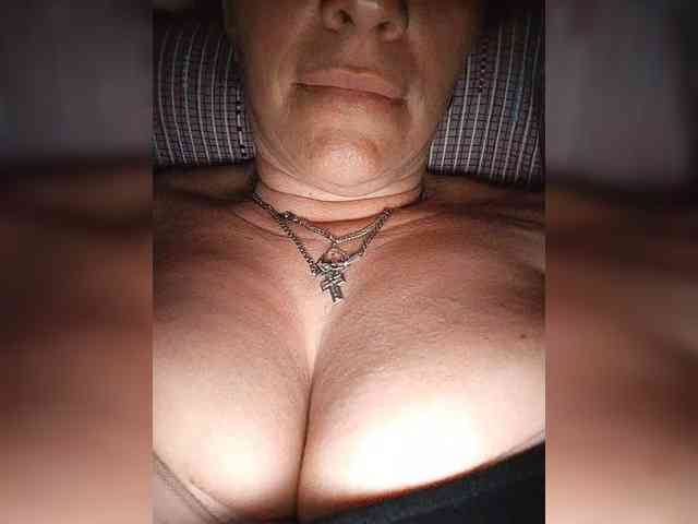 MissieLorrie webcam