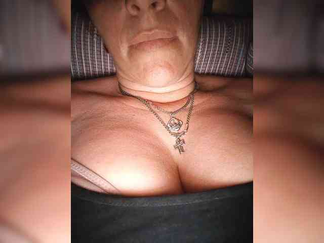 MissieLorrie webcam