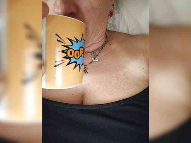 MissieLorrie webcam