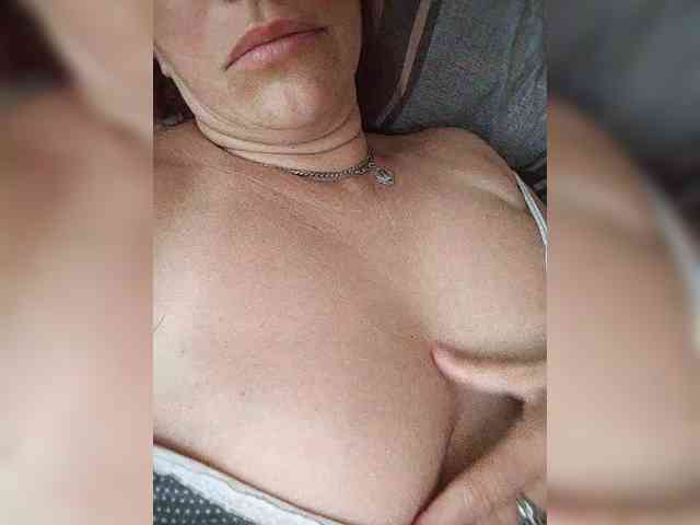 MissieLorrie webcam
