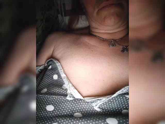 MissieLorrie webcam