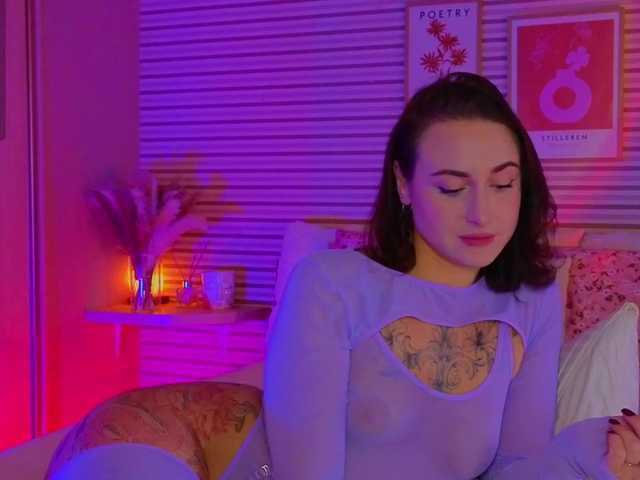 Lillii's BongaCams show and profile