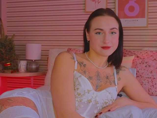 Lillii's BongaCams show and profile