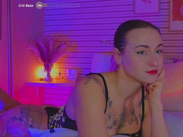 Lillii's BongaCams show and profile