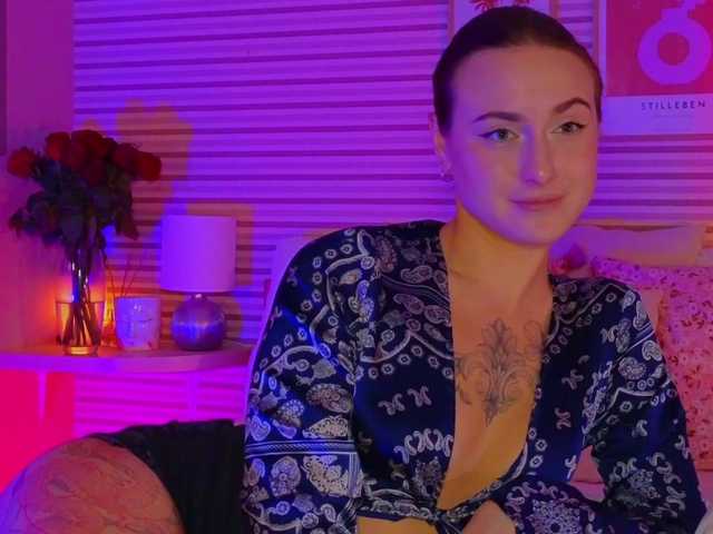 Lillii's BongaCams show and profile