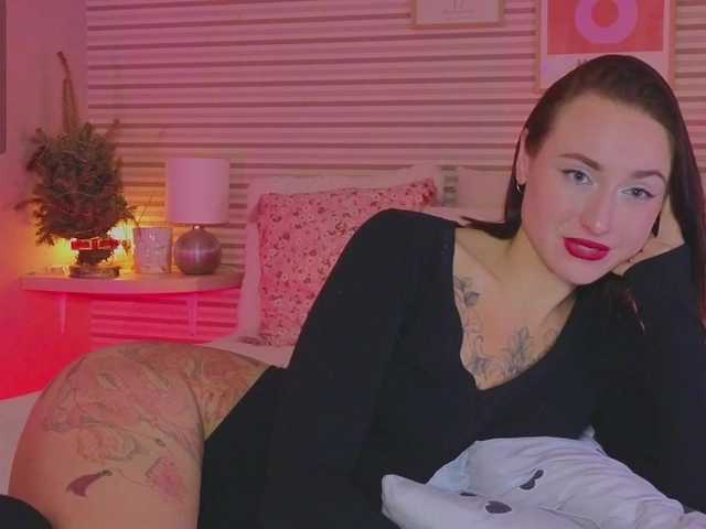 Lillii's BongaCams show and profile