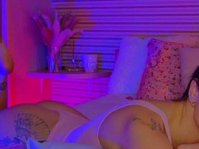 Lillii's BongaCams show and profile