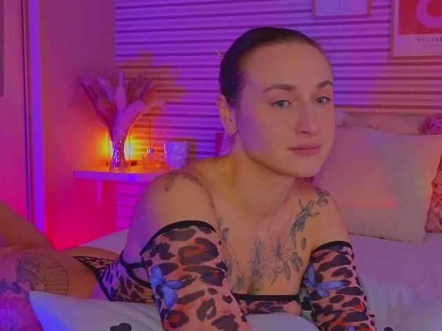 Lillii's BongaCams show and profile