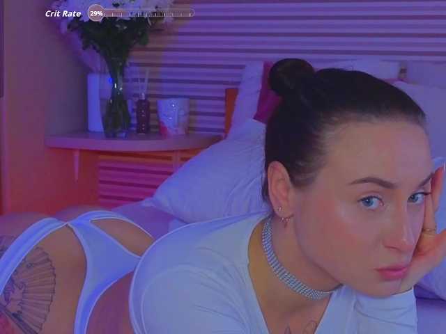 Lillii's BongaCams show and profile