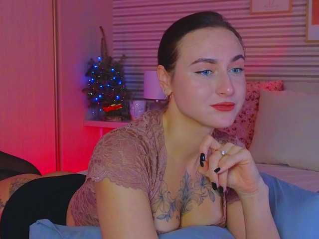 Lillii's BongaCams show and profile