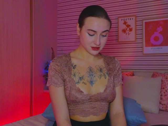 Lillii live cam