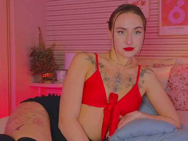 Lillii's BongaCams show and profile