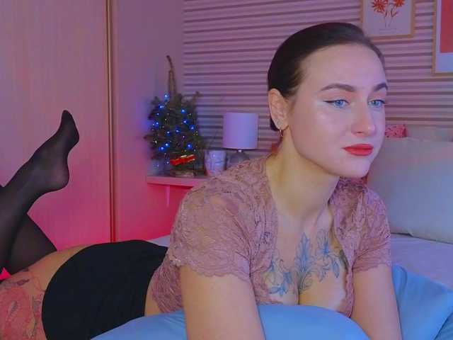 Lillii's BongaCams show and profile