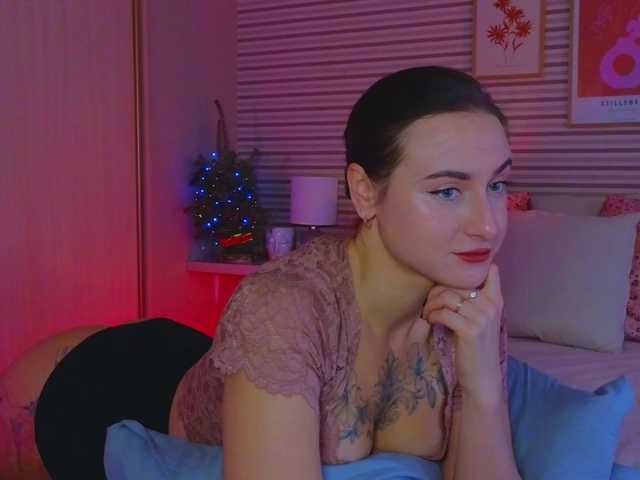 Lillii's BongaCams show and profile