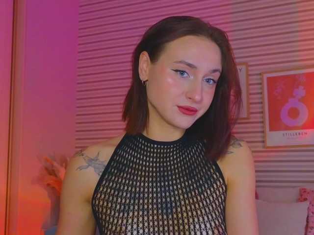 Lillii's BongaCams show and profile