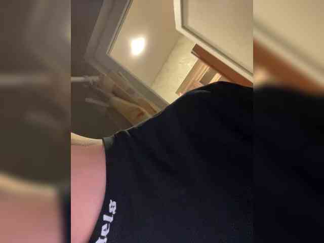 Mikaaaa9505 Live Webcam on BongaCams