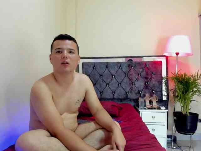 AdventuresSexYoung webcam