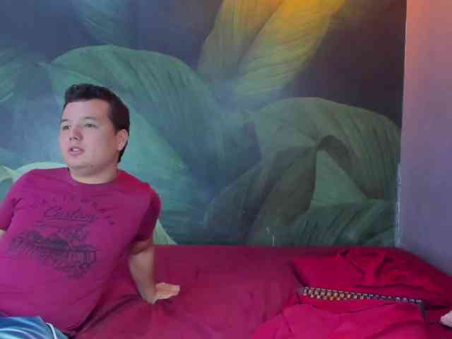 AdventuresSexYoung webcam