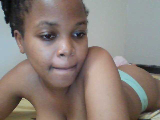 honycute webcam bongacams model stream image