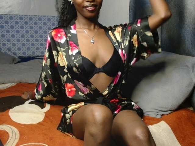 lilbooty webcam bongacams model stream image