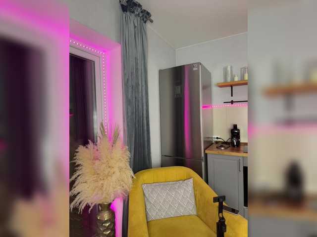 Lunesa's BongaCams show and profile