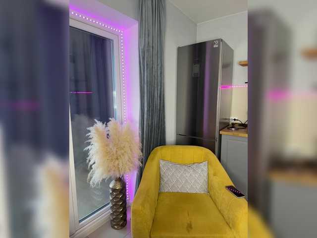 Lunesa's BongaCams show and profile