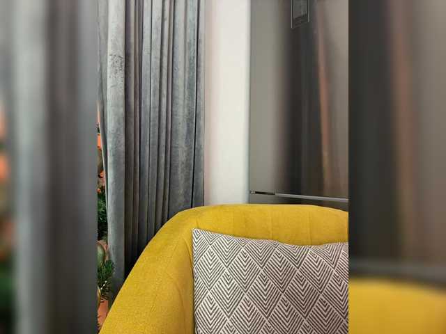 Lunesa's BongaCams show and profile