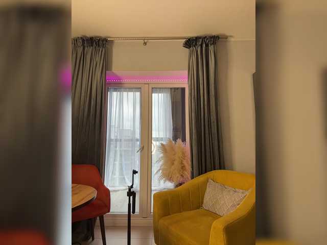 Lunesa's BongaCams show and profile