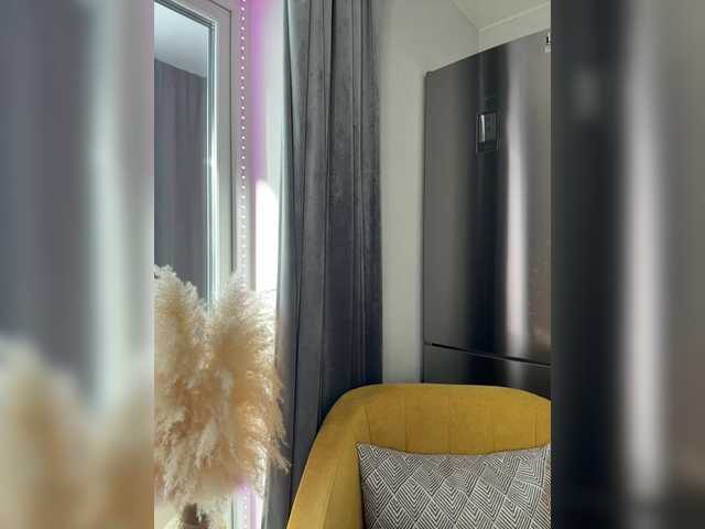 Lunesa's BongaCams show and profile