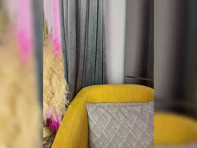 Lunesa Live Webcam on BongaCams