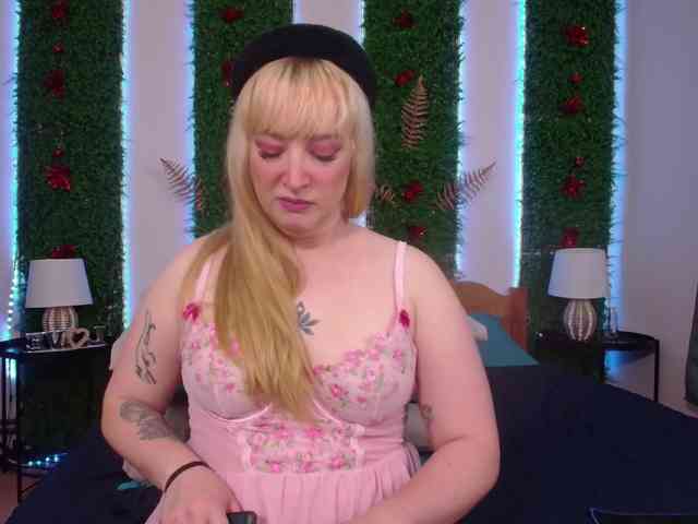 Nicole-Aniston Nicole-Aniston