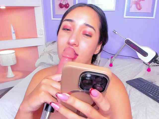 IsabellaHiill webcam