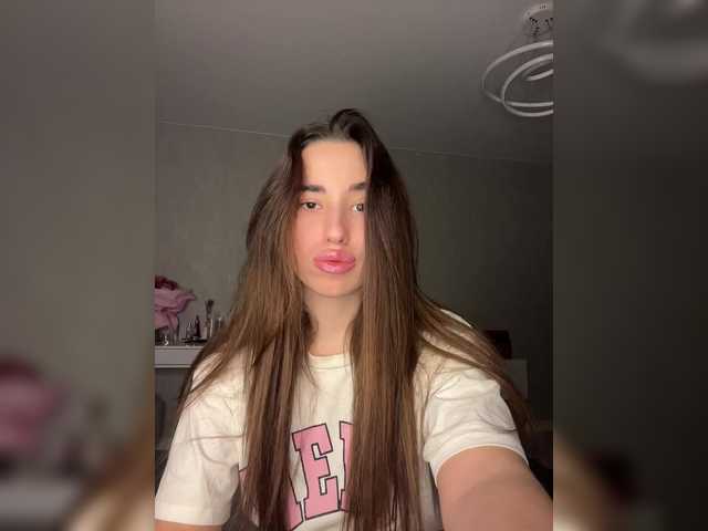 Etokiska's BongaCams show and profile