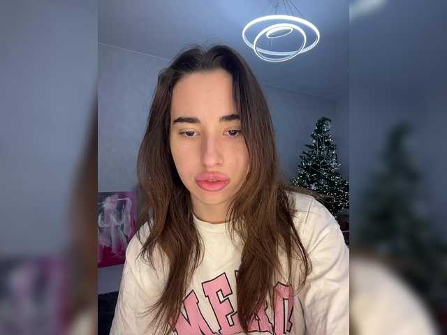 Etokiska's BongaCams show and profile