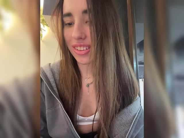 Etokiska's BongaCams show and profile