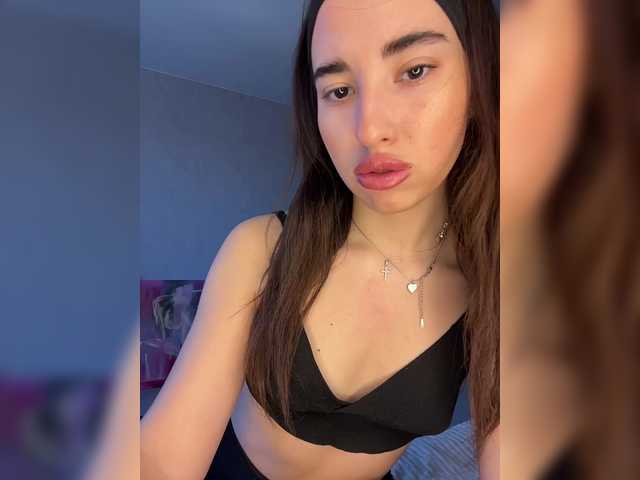 Etokiska's BongaCams show and profile